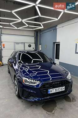 Седан Audi A4 2021 в 