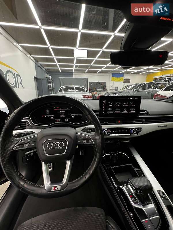 Седан Audi A4 2021 в Ивано-Франковске