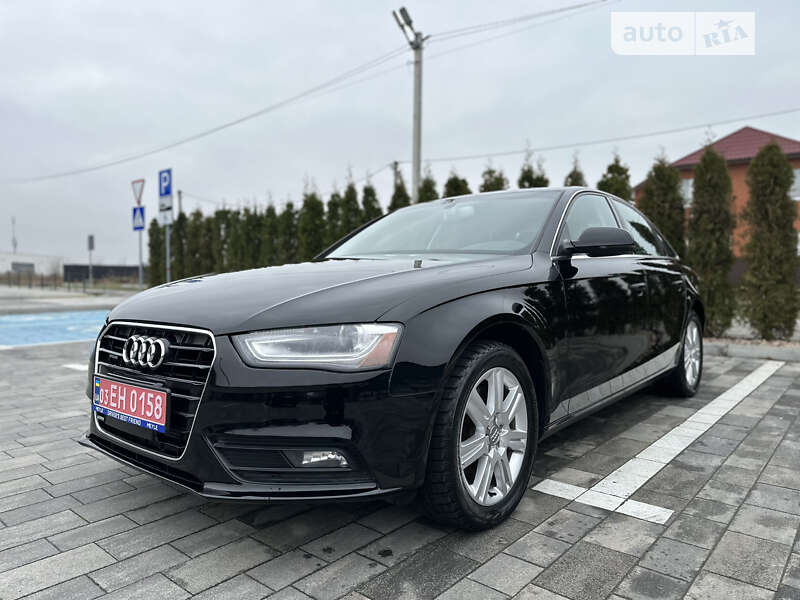 Седан Audi A4 2012 в Луцке