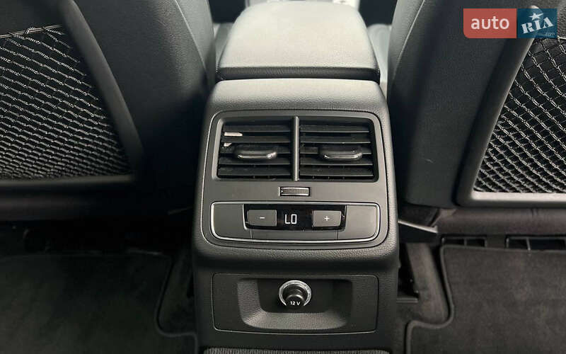 Седан Audi A4 2017 в Мукачево
