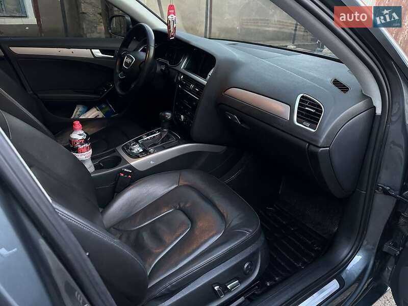 Седан Audi A4 2013 в Николаеве