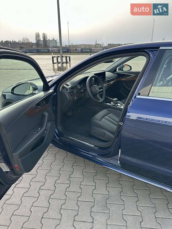Седан Audi A4 2023 в Киеве