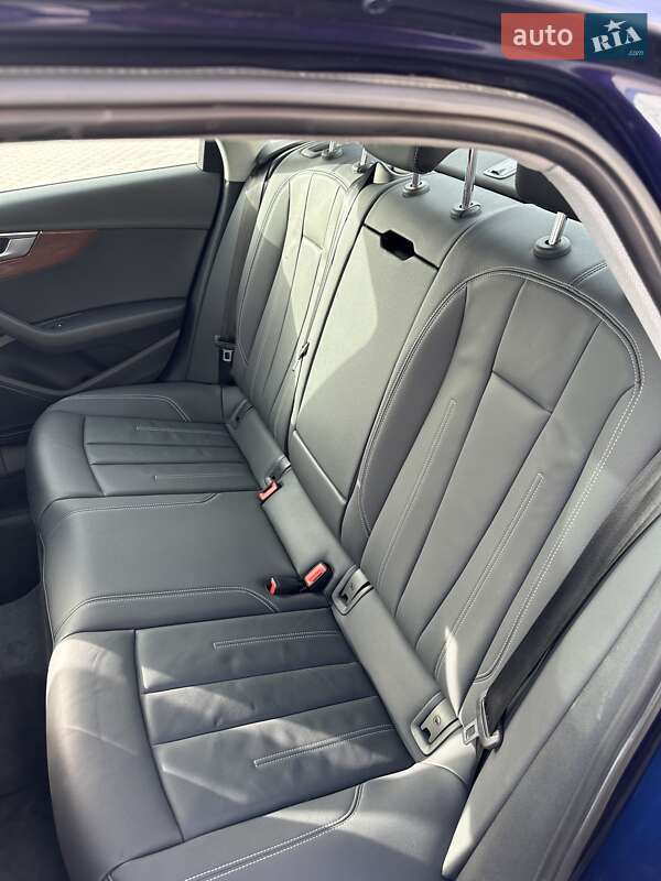 Седан Audi A4 2023 в Киеве