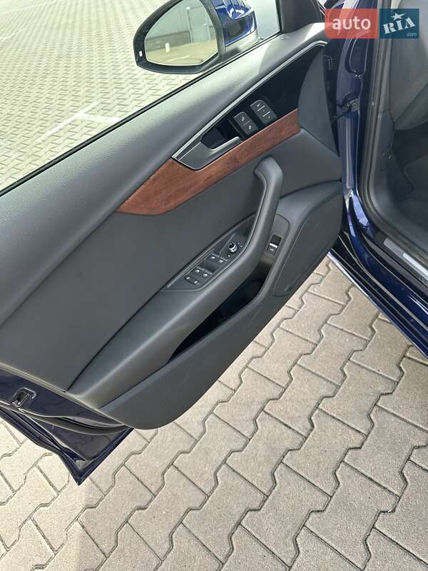 Седан Audi A4 2023 в Киеве