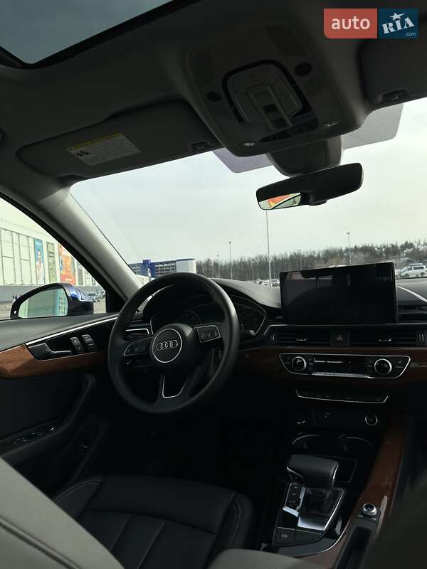 Седан Audi A4 2023 в Киеве