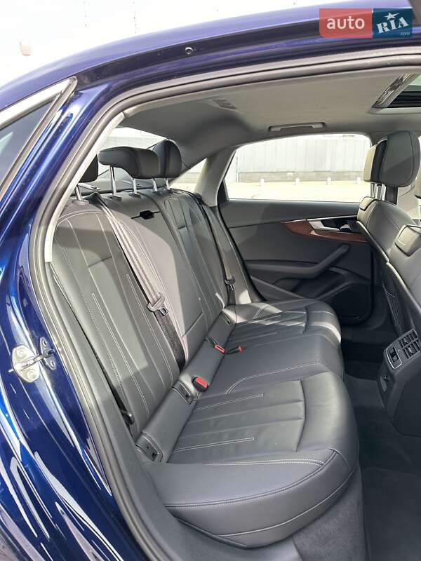 Седан Audi A4 2023 в Киеве