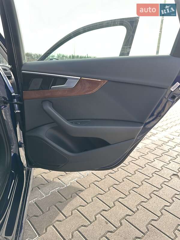 Седан Audi A4 2023 в Киеве