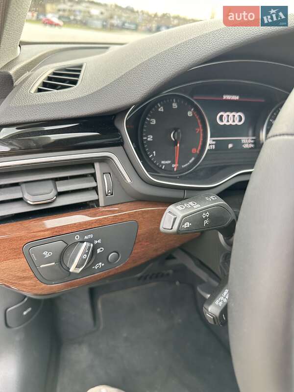 Седан Audi A4 2023 в Киеве