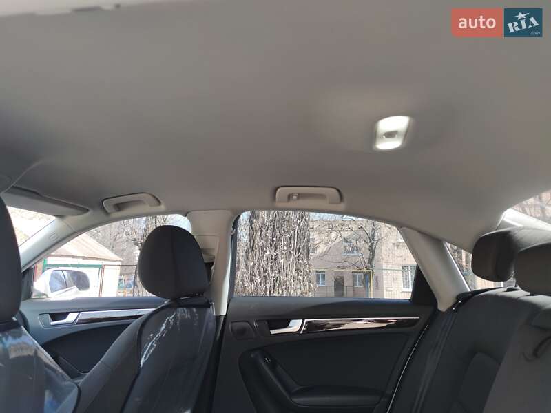 Седан Audi A4 2013 в Кропивницком