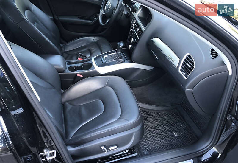 Седан Audi A4 2013 в Ивано-Франковске