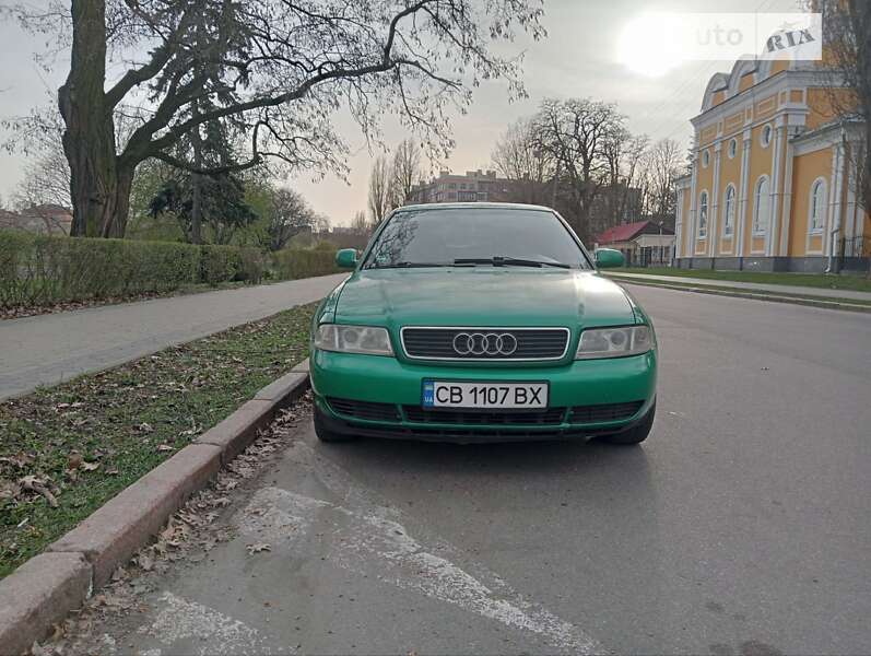 Седан Audi A4 1997 в Чернигове