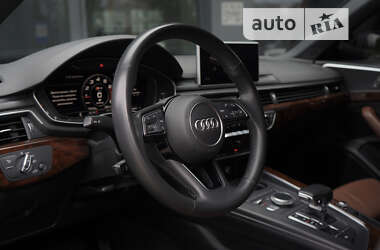 Седан Audi A4 2018 в Львове