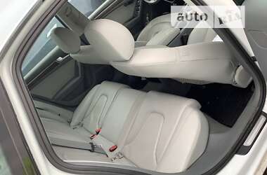 Седан Audi A4 2012 в Нововолынске