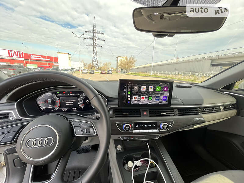 Седан Audi A4 2021 в Киеве