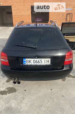 Универсал Audi A4 1999 в Дубровице