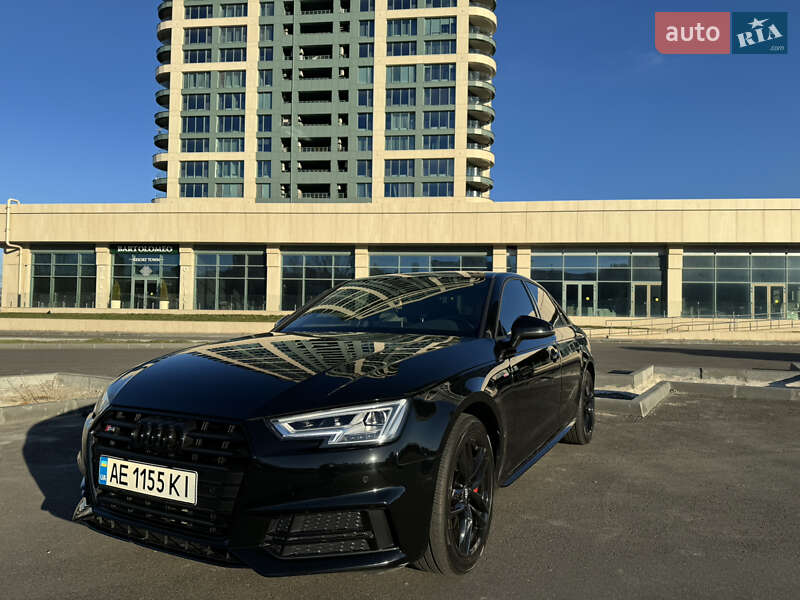 Седан Audi A4 2016 в Києві