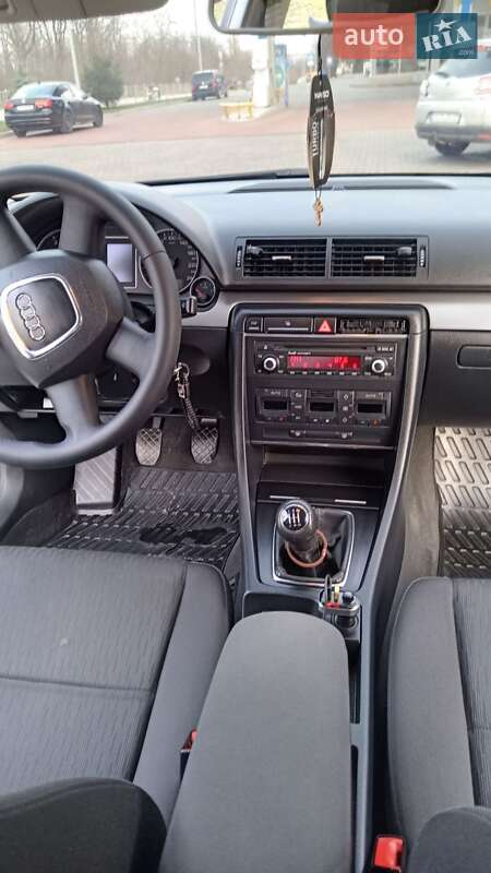 Седан Audi A4 2006 в Гайсине