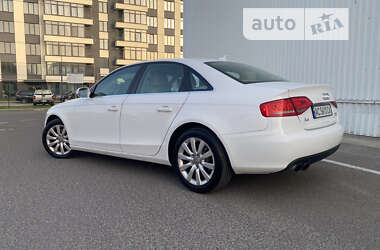 Седан Audi A4 2011 в Луцьку