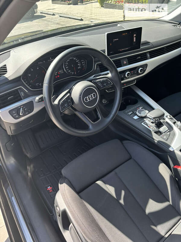 Универсал Audi A4 2019 в Ужгороде