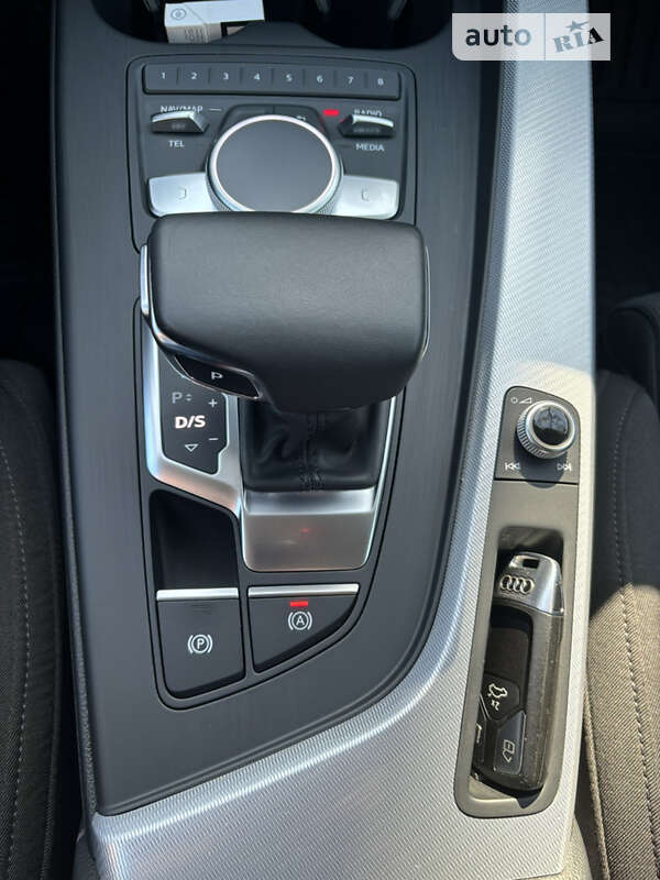Универсал Audi A4 2019 в Ужгороде