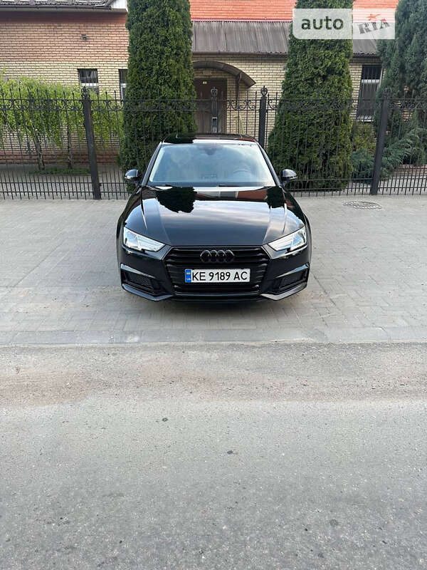 Седан Audi A4 2018 в Днепре