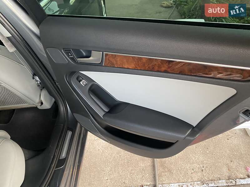 Седан Audi A4 2012 в Одессе