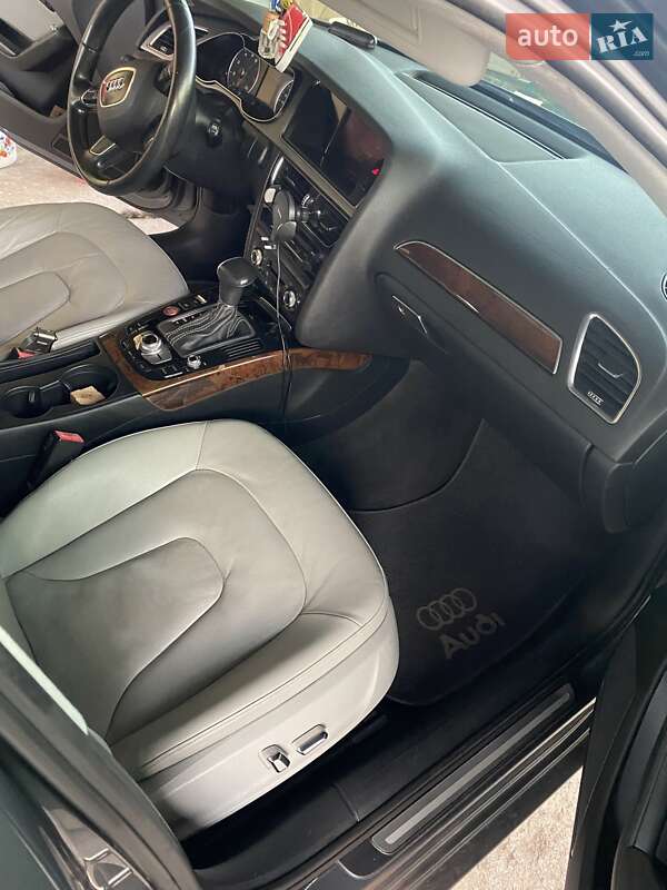 Седан Audi A4 2012 в Одессе