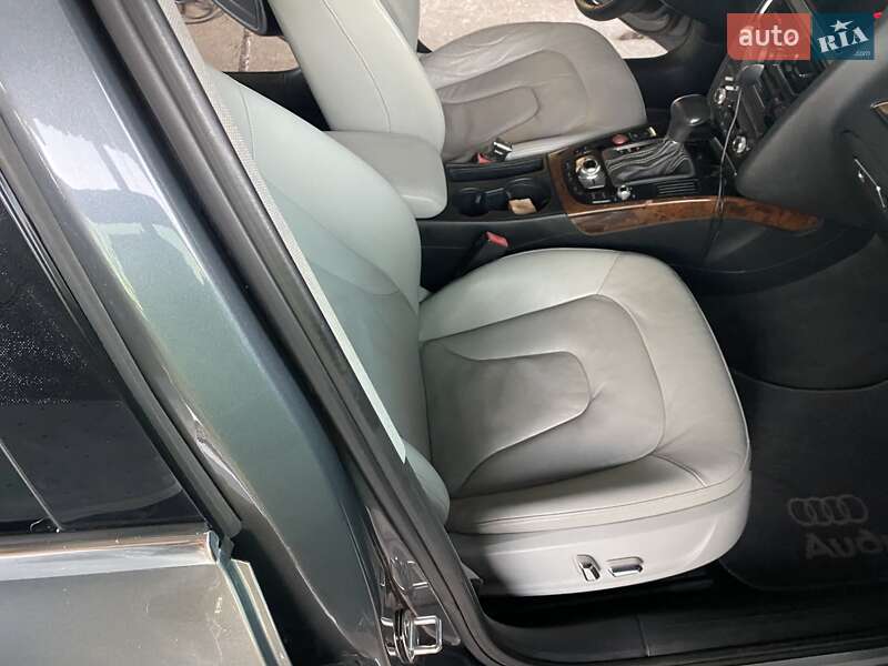 Седан Audi A4 2012 в Одессе