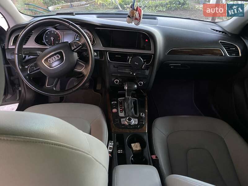 Седан Audi A4 2012 в Одессе