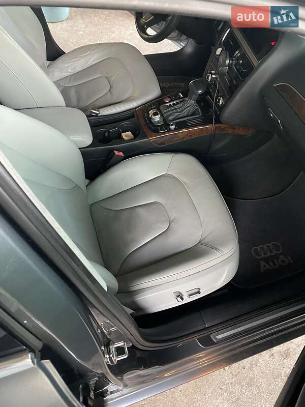 Седан Audi A4 2012 в Одессе