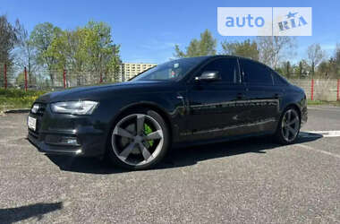 Седан Audi A4 2014 в Львове