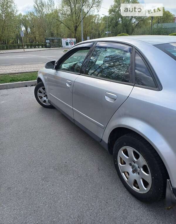 Седан Audi A4 2001 в Чернигове