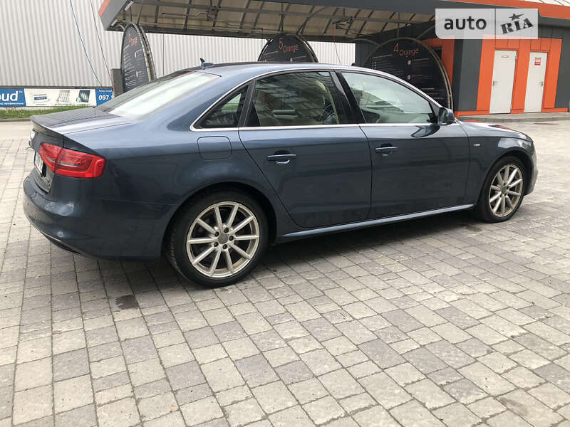 Седан Audi A4 2014 в Львові