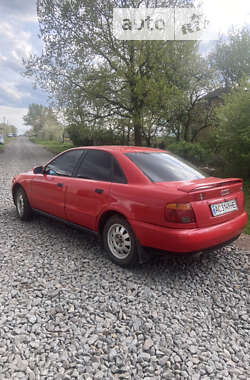 Седан Audi A4 1995 в Володимир-Волинському