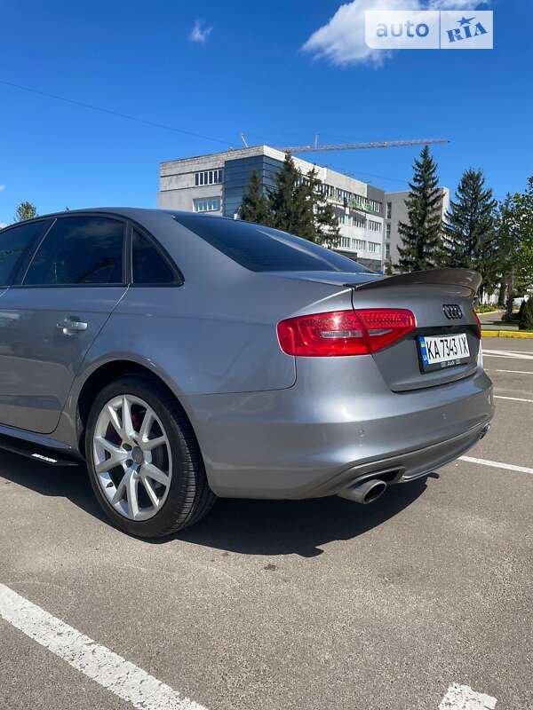 Седан Audi A4 2015 в Вишневому