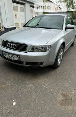 Седан Audi A4 2004 в Покровске