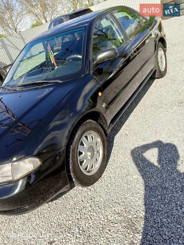 Седан Audi A4 1996 в Дрогобыче