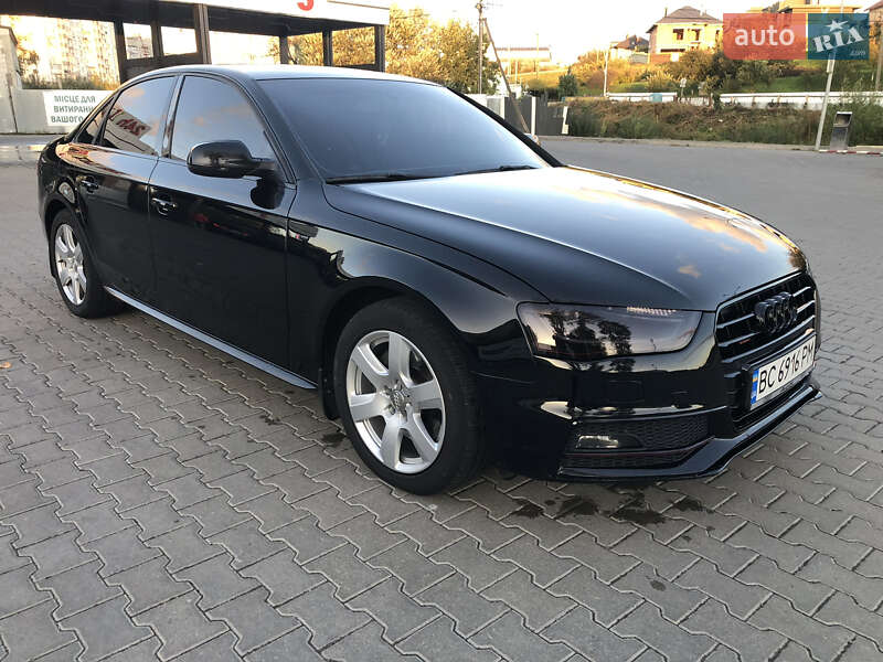 Седан Audi A4 2014 в Львове