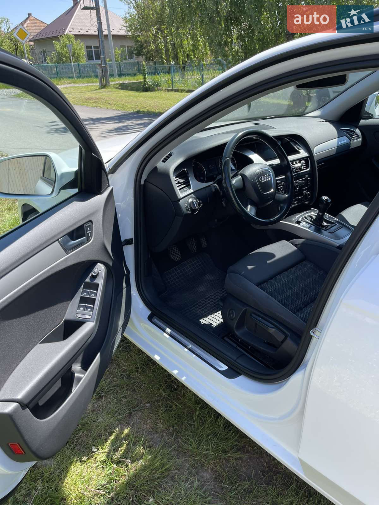 2011 Audi A4 - мініатюра 10