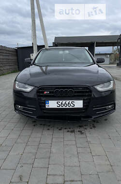 Седан Audi A4 2013 в Бродах