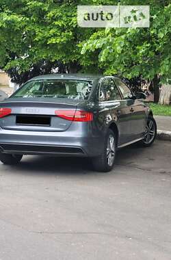 Седан Audi A4 2013 в Одесі