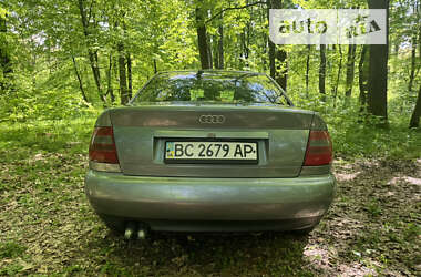 Седан Audi A4 1996 в Ходорове