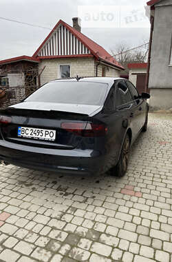 Седан Audi A4 2013 в Львові