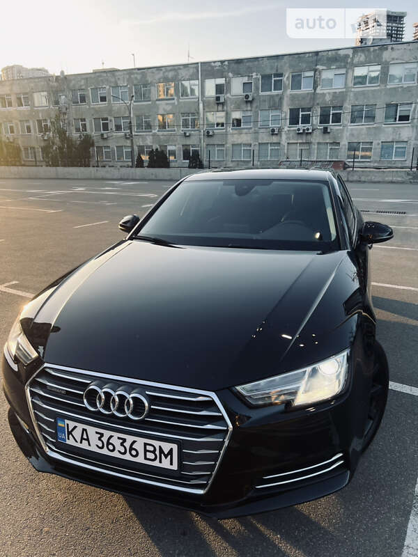 Седан Audi A4 2016 в Киеве