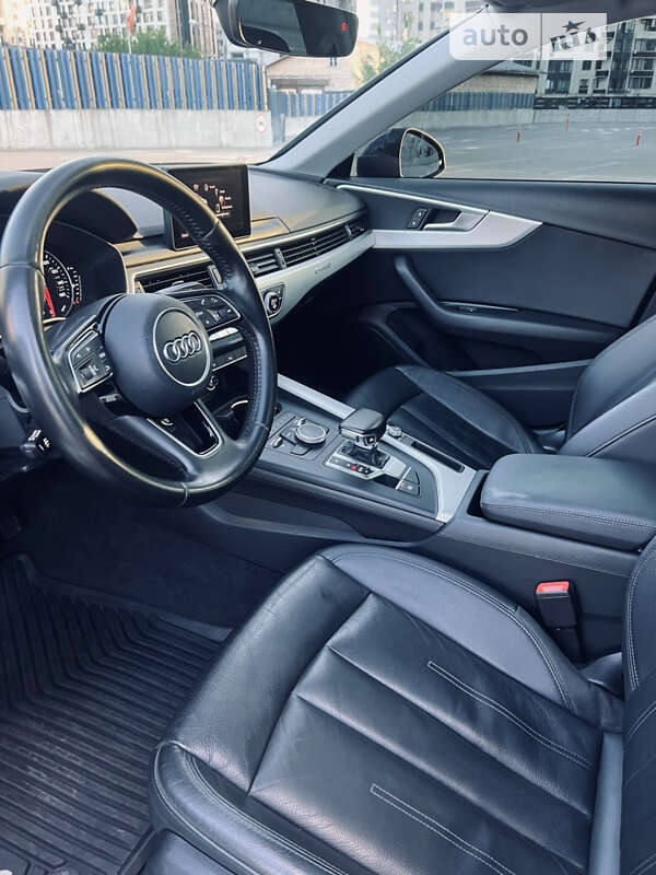 Седан Audi A4 2016 в Киеве