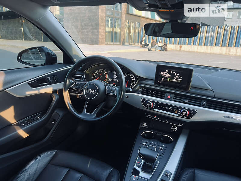 Седан Audi A4 2016 в Киеве