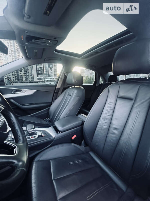 Седан Audi A4 2016 в Киеве