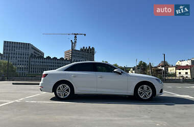 Седан Audi A4 2018 в 