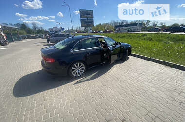 Седан Audi A4 2012 в Городку