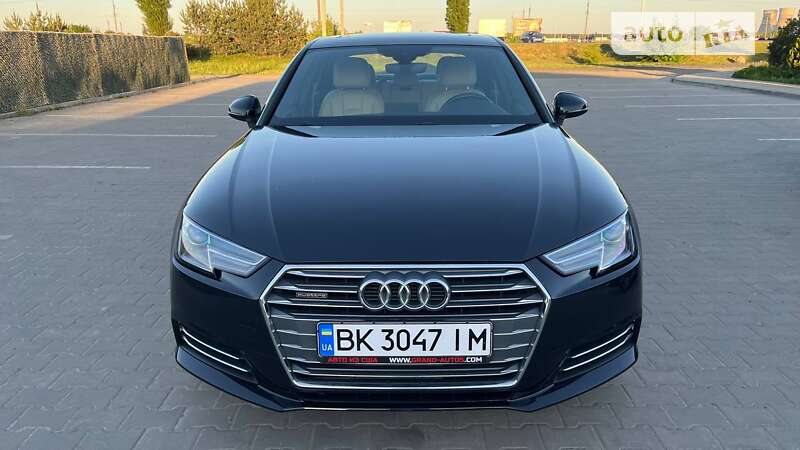 Седан Audi A4 2016 в Рівному